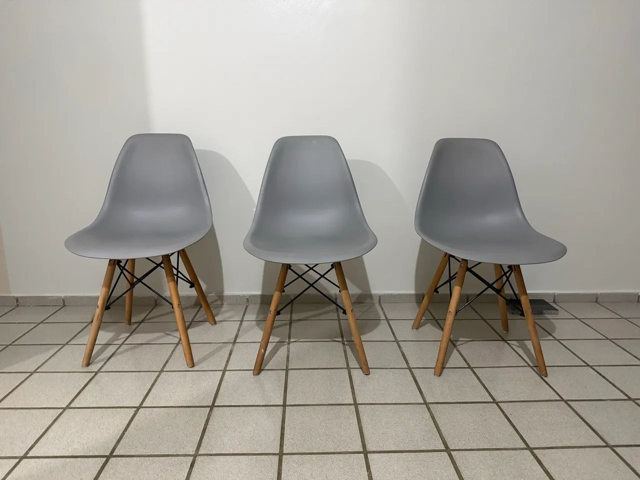 3 cadeiras Charles Eames Eiffel - Foto 2