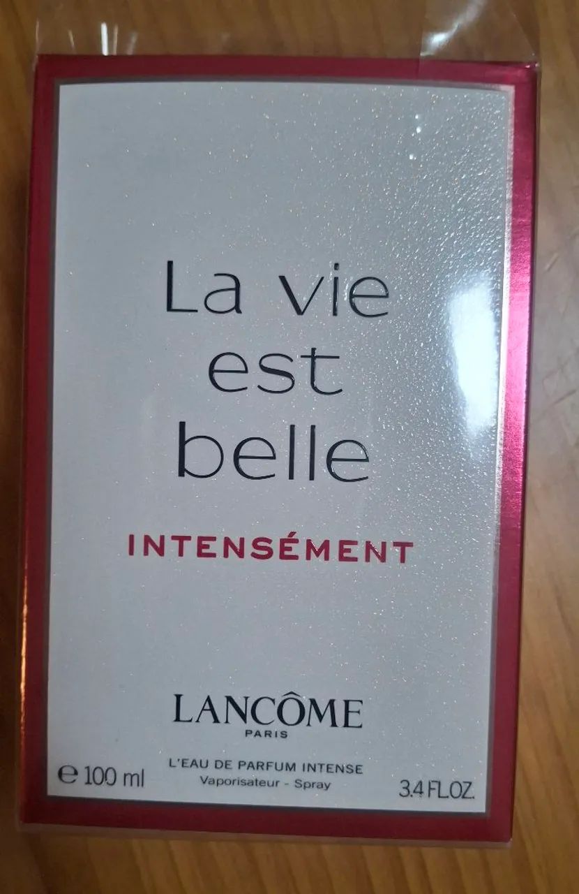 Caixa perfume La Vie Est Belle 