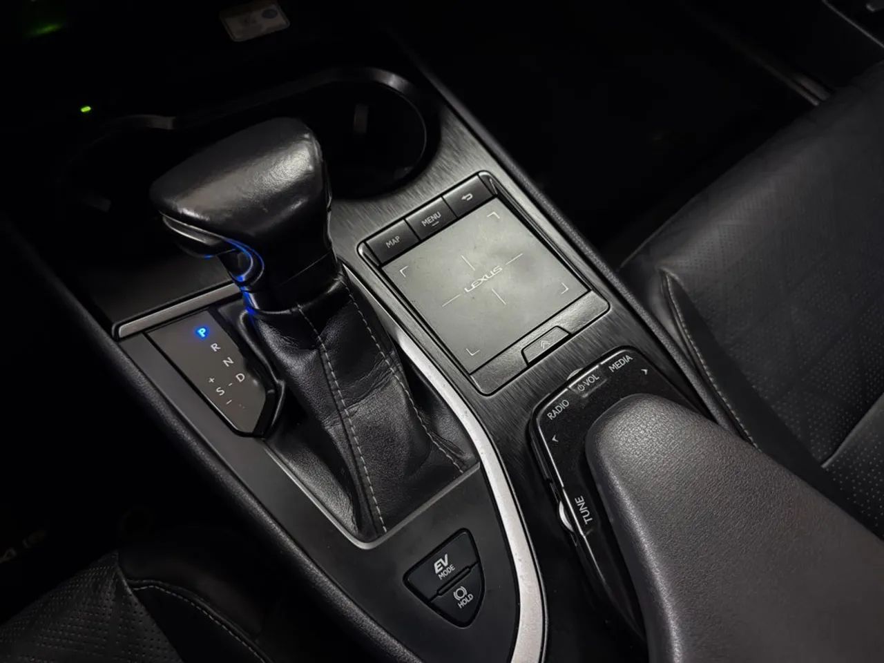 Lexus UX-250h Luxury 2.0 16V Aut.(hybrid), foto 12 de 12