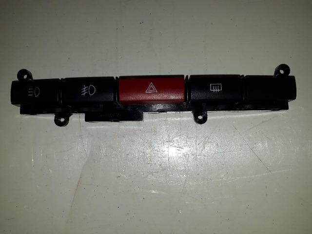 *-Botão Pisca-alerta Milha Neblina Desembaçado Palio 2004/2012