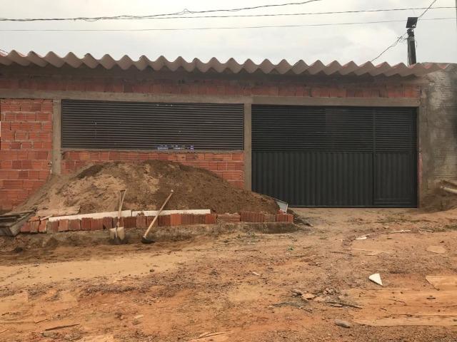 Vendo um casa em frente ao clube do bombeiro e militares