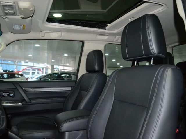 Pajero HPE Full 3.8 V6 250cv 3p Aut - Foto 4