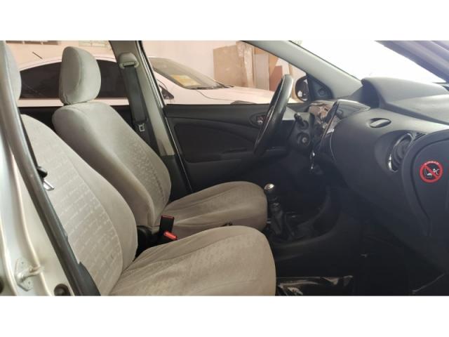 TOYOTA ETIOS 1.5 XS SEDAN 16V FLEX 4P 2016 - Foto 8