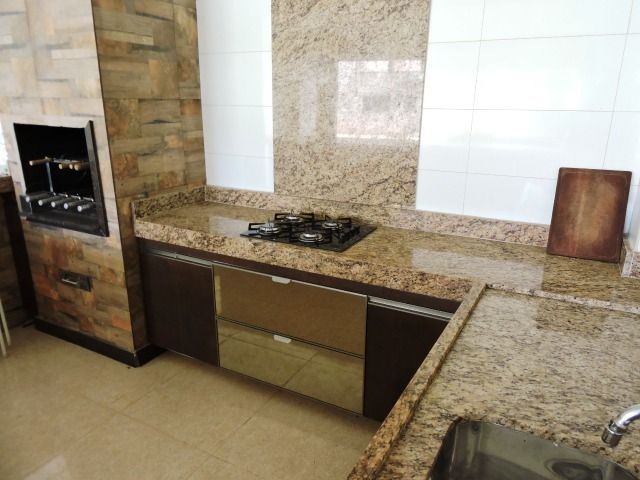 Òtimo sobrado com 5 quartos,2 suítes,closet,em lote de 750m² !!! - Foto 17