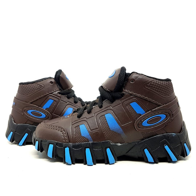 bota da oakley infantil