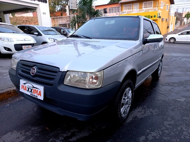 UNO MILLE 1.0 ECONOMY 2 PORTAS FLEX COM AR-CONDICIONADO