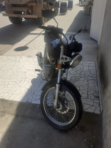 MOTO NO PRECINHO