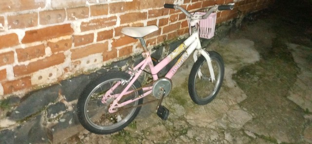 Bicicleta rosa aro 16 em ótimo estado. - Foto 5
