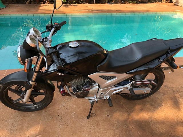 CBX TWISTER ANO2002 VALOR 4200 WATTS *