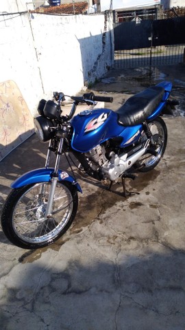 VENDO MOTO CG TITAN 125 MAIS INFORMAÇÕES CHAMA NO ZAP *