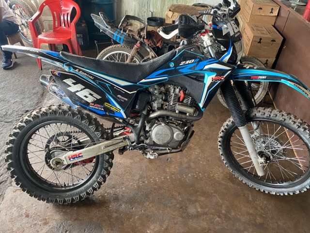 VENDO MOTO DE TRILHA HONDA CRF 230