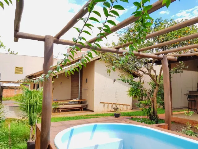 Imóvel impecável com energia solar no bairro Jardim Itália! R$ 380 Mil!