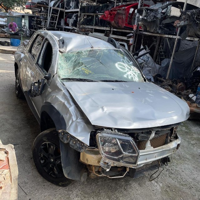 Renault Oroch 2.0 2019 Airbag Retrovisor Parachoque Lanterna Farol Porta Motor Sucata  - Foto 4