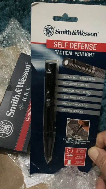 Caneta lanterna smith & Wesson original 