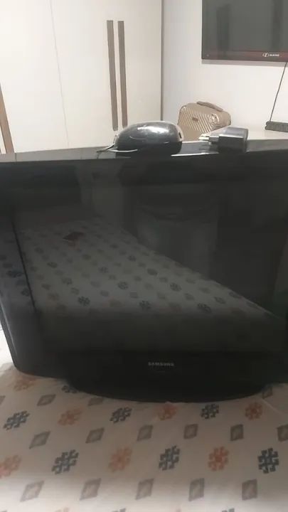 TV Samsung 30 polegadas