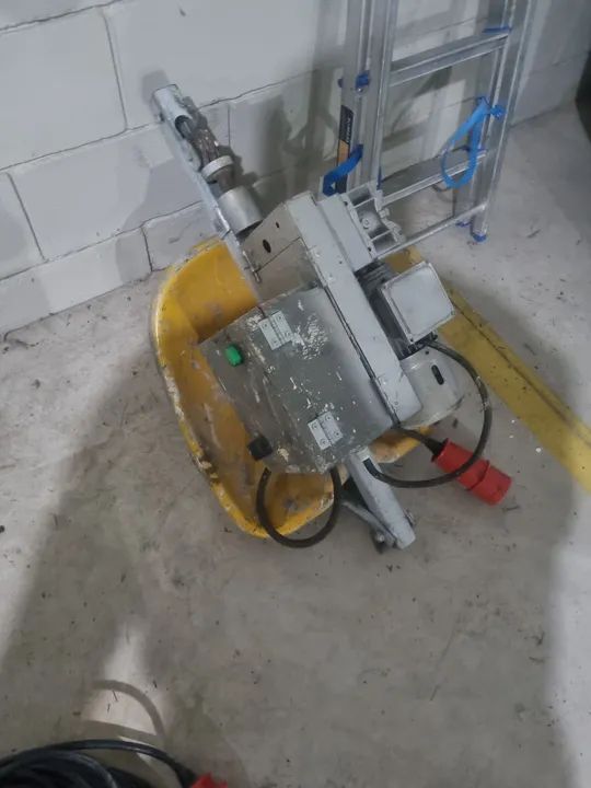 Cadeirinha  eletrica  mas cabo de luz novo  - Foto 3