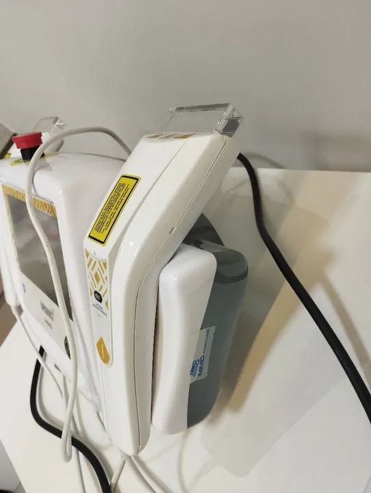 Equipamento Médico Laser - Semi-novo - Foto 2