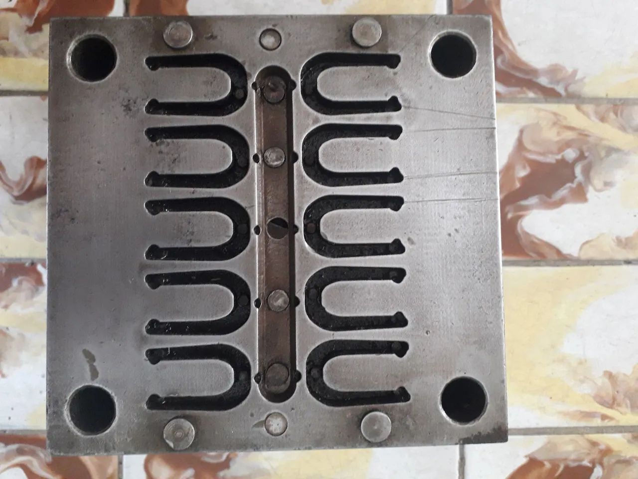 Molde de pregador de roupa,  são dois moldes por  R$ 11.900 - Foto 2