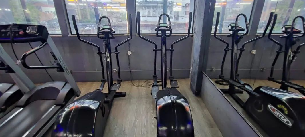Equipamentos de musculação e elípticos, profissionais de academia. - Foto 2