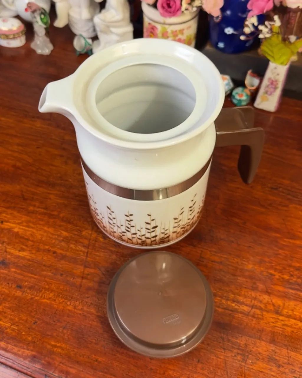 Antiga jarra cafeteira em porcelana Pozzani. - Foto 5