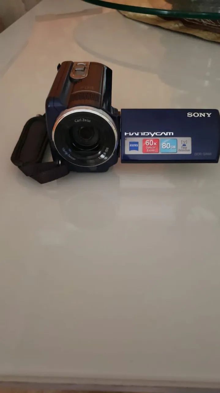 Filmadora Sony Handycam com zoom óptico de 60x
