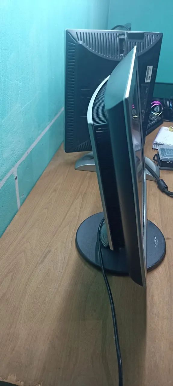 LG 17-inch Monitor64308010514435123