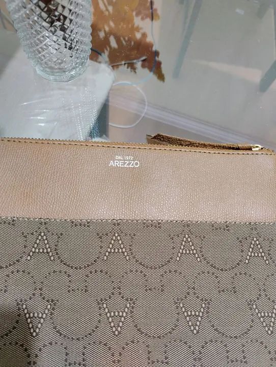 Bolsa Clutch Mickey Mouse Marrom Arezzo - Foto 3