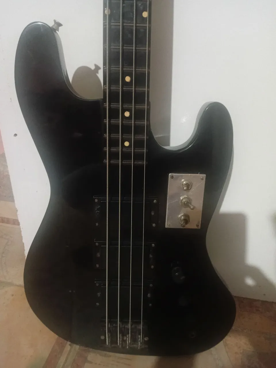 Baixo Elétrico Preto