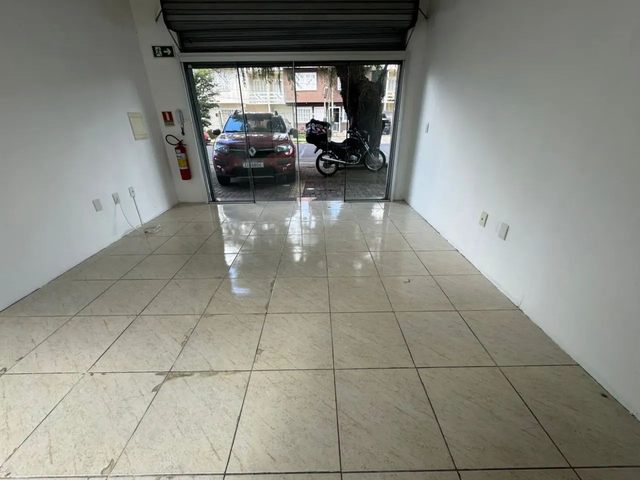 Ponto comercial/Loja/Box para aluguel possui 20 metros quadrados em Niterói - Canoas - RS - Foto 2