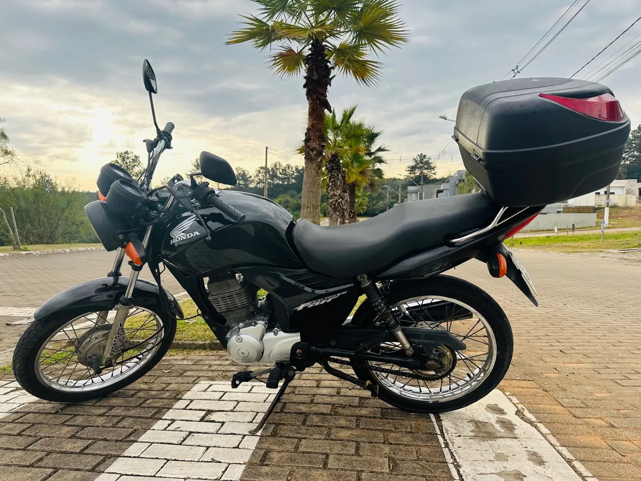 CG 125 FAN ES 2010 toda revisada com partida elétrica