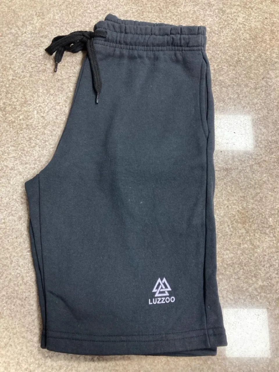 Bermuda de Moletom Masculina Cinza Chumbo