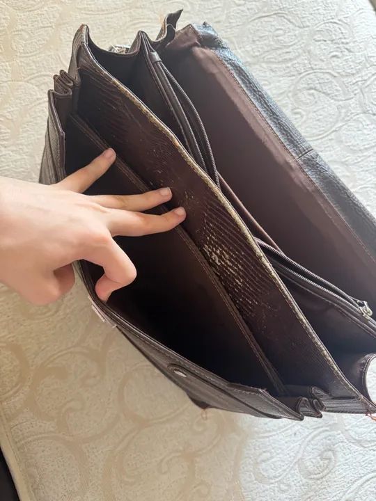 Maleta COUROFINO, possui marcas de uso - Foto 5