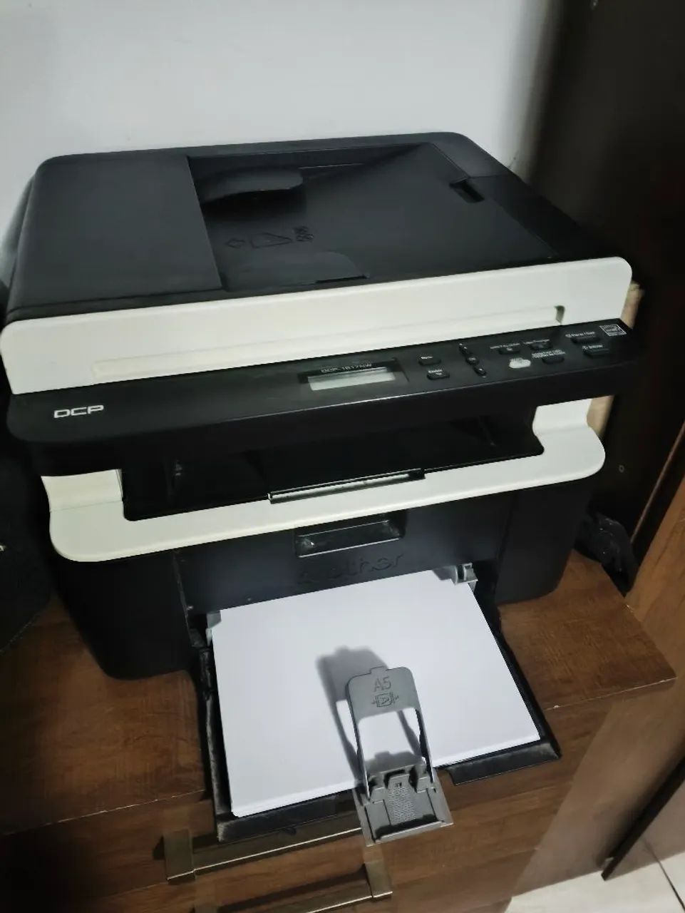 Impressora Multifuncional Brother DCP-1617NW - Foto 2
