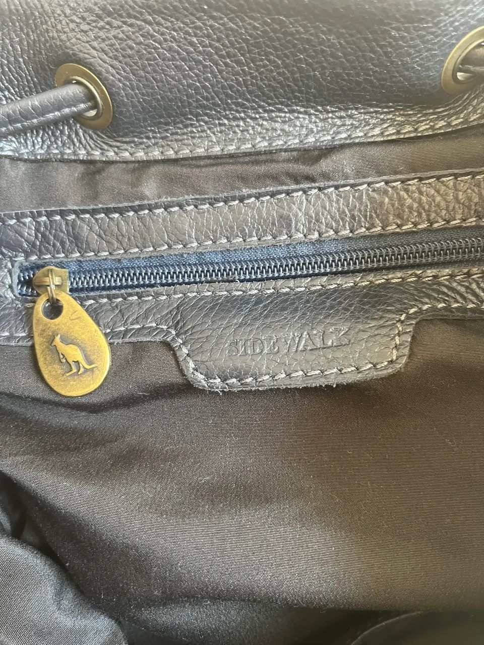 Mochila couro azul Timberland nova - Foto 5