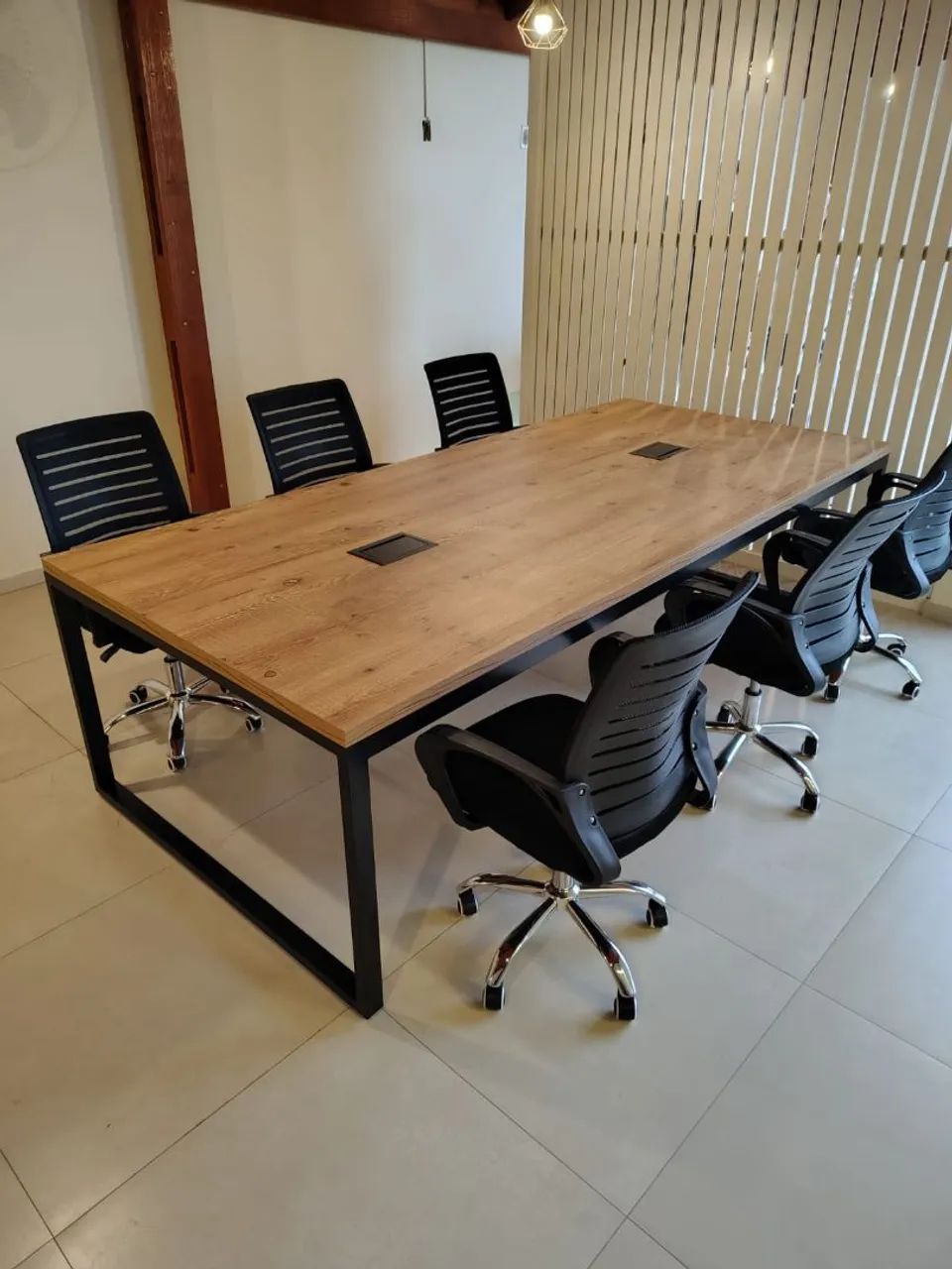 MESA DE REUNIÃO 
