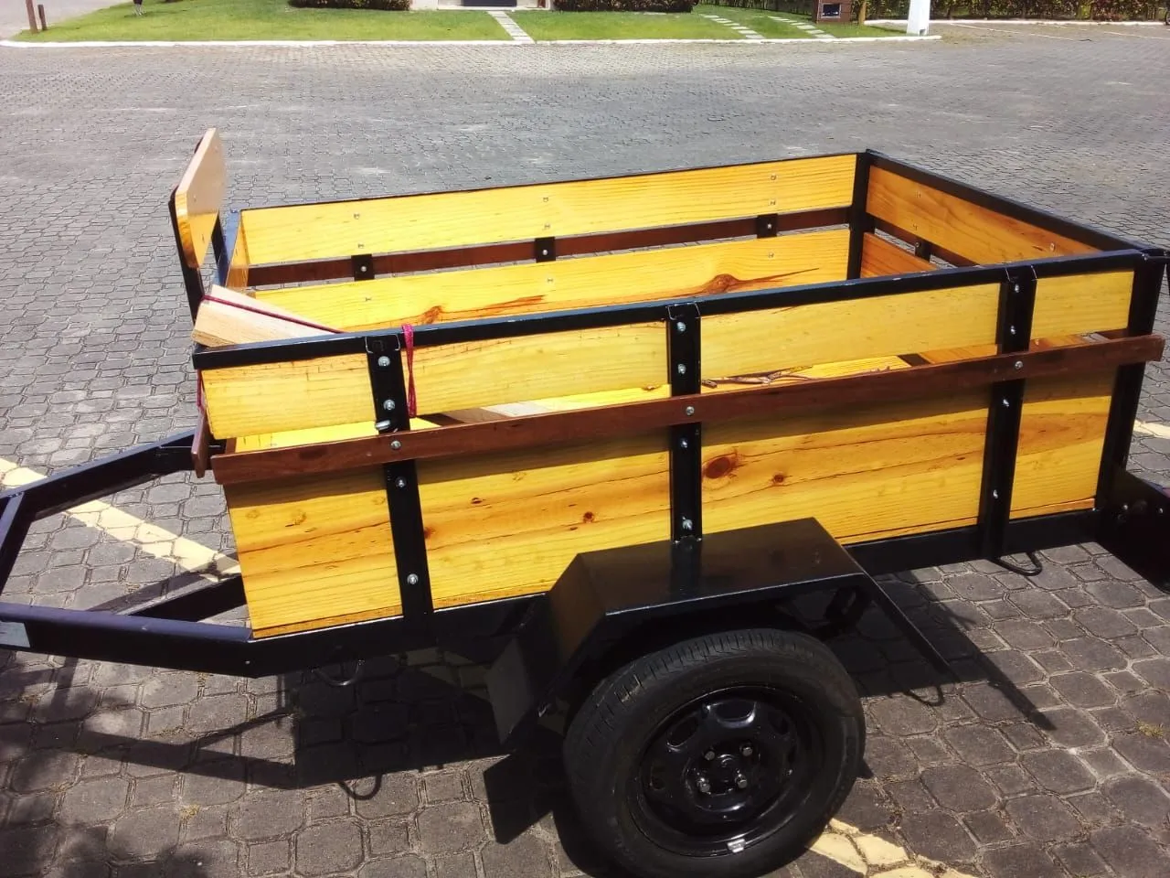 Carretinha de Madeira Reforçado Emplacada