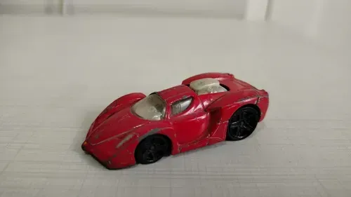 Miniatura Ferrari Enzo Fxx Hot Wheels 1/18 - Hobbies e coleções