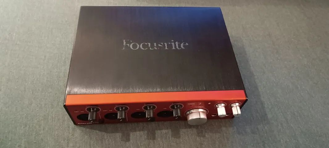 Interface de áudio Focusrite Clarett 4 Pre - Foto 3
