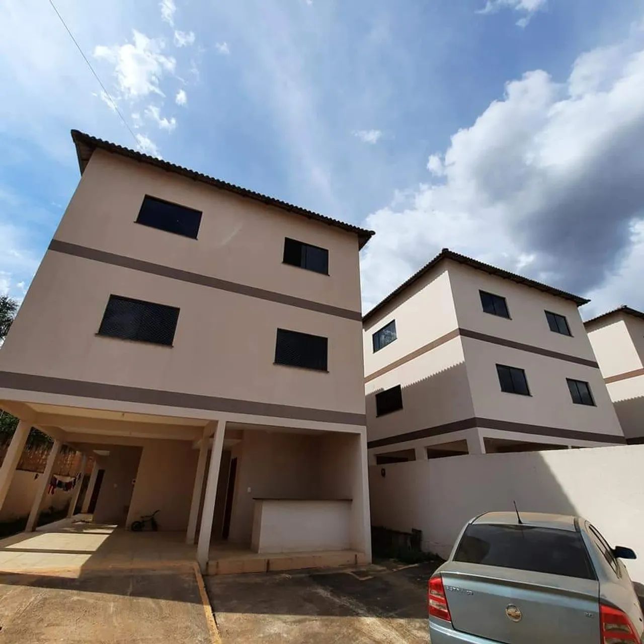 EXCELENTE APARTAMENTO DE CANTO PRÓXIMO AO SHOPPING SUL - VALPARAÍSO DE GOIÁS-GO