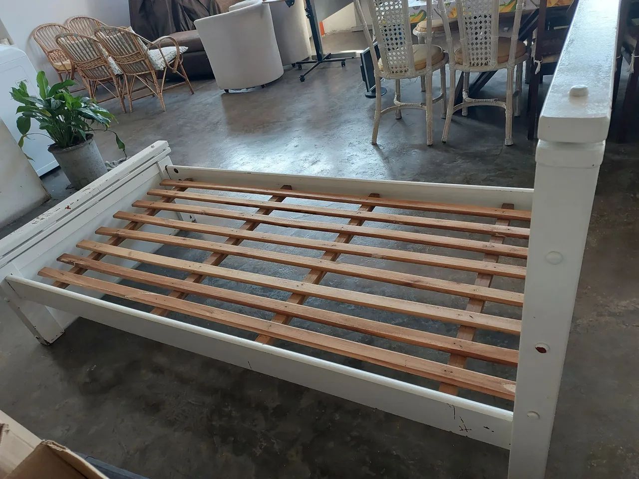 Cama de solteiro de madeira branca - Foto 3