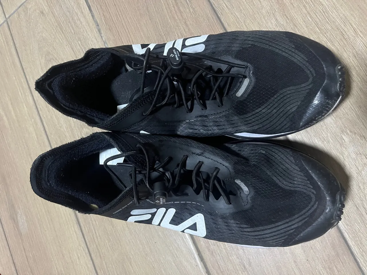 Tênis Fila Race Carbon 41