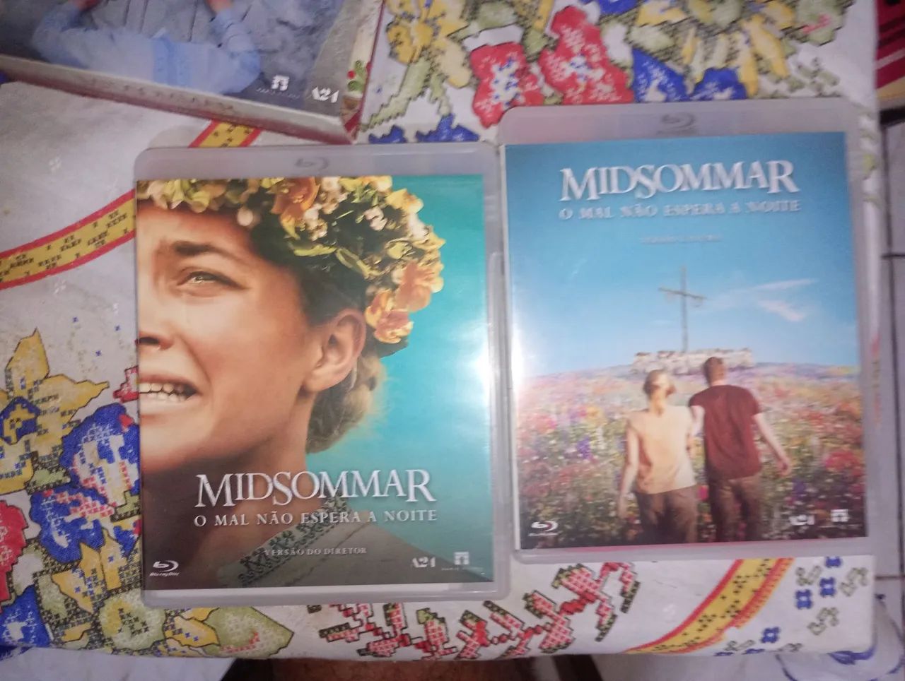 Box Duplo Blu-ray Midsommar + Poster - Versátil  - Foto 2