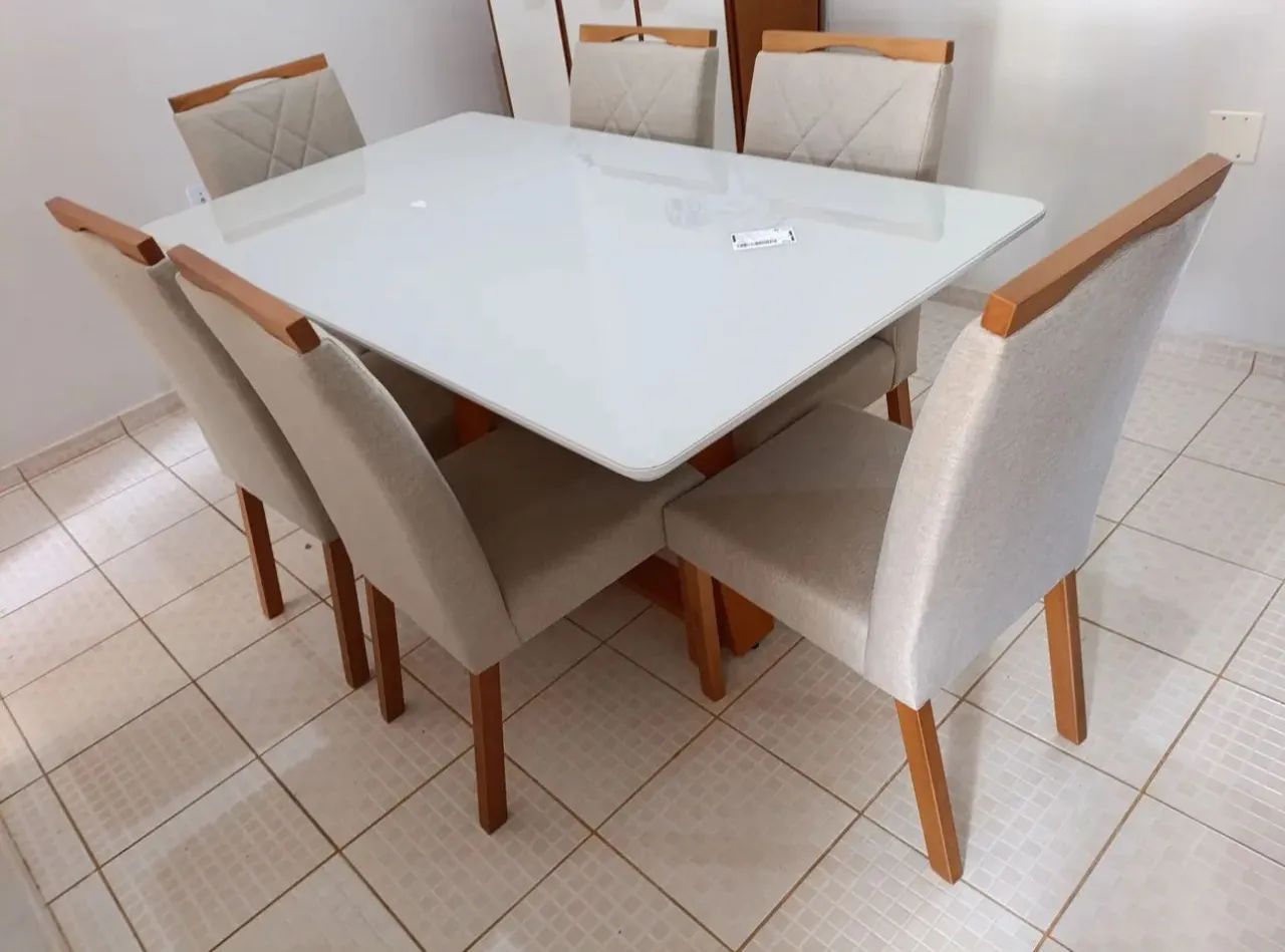 Mesa de Jantar com 6 Cadeiras madeira maciça 