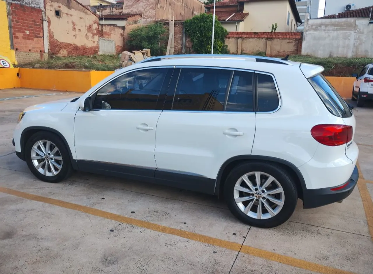 Vendo Tiguan 2.0 TSI Branca 2014. Preço de ocasião.