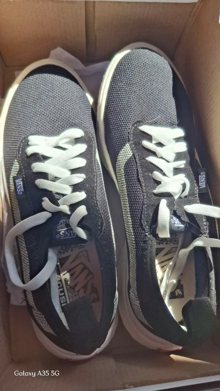 Tênis Vans Preto e Branco