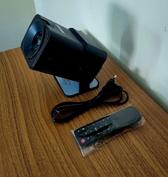 HY 320 Projector402624997859020802