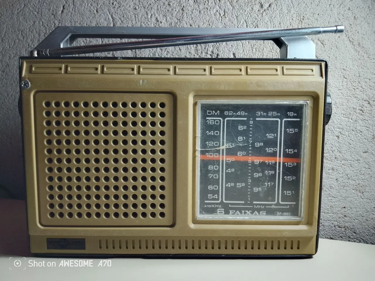 Rádio Portátil 6 Faixas OBS NÃO ESTÁ FUNCIONANDO