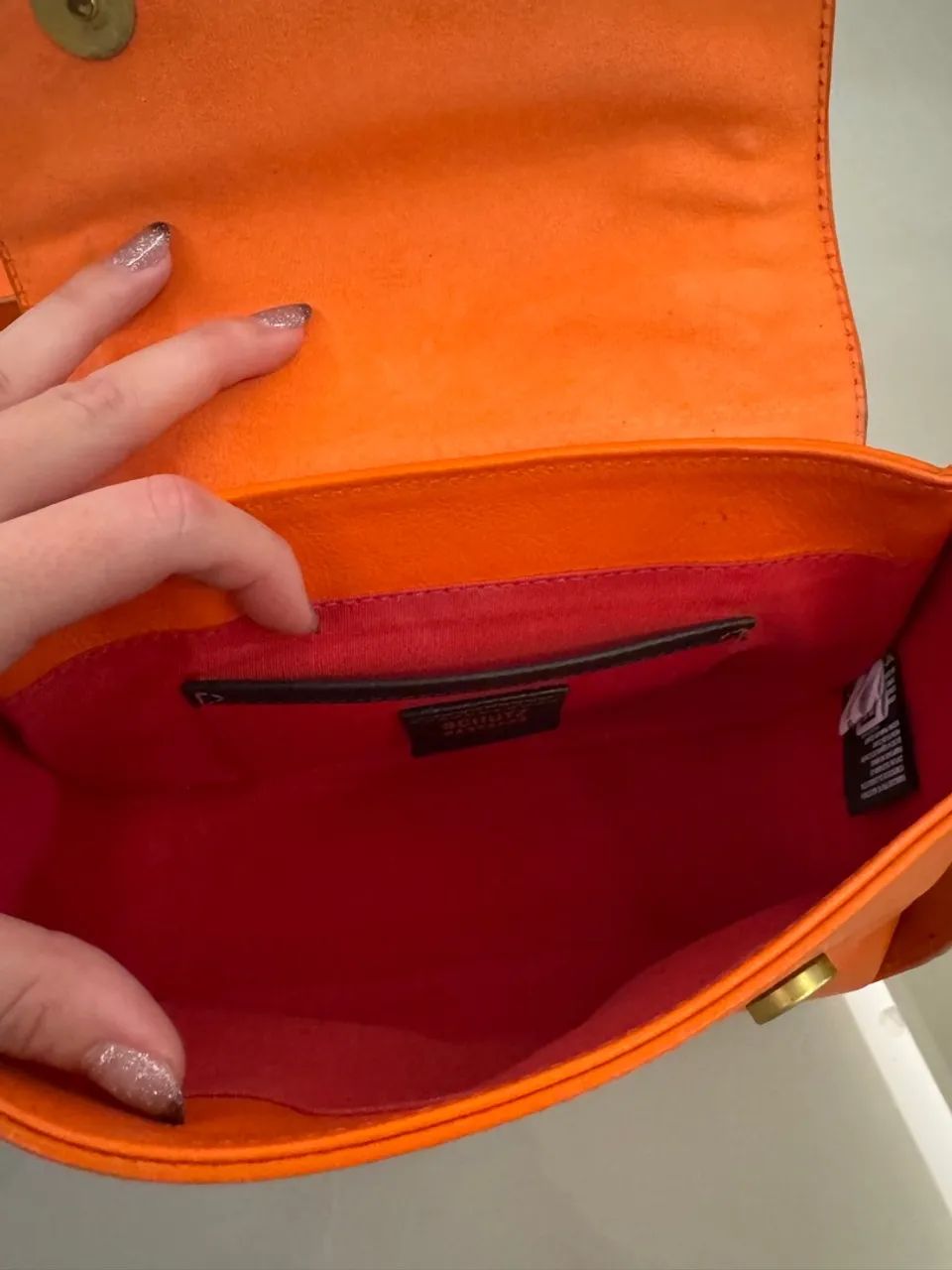 Bolsa de Couro Boho Chic Laranja Schutz com Alça de Madeira - Foto 3