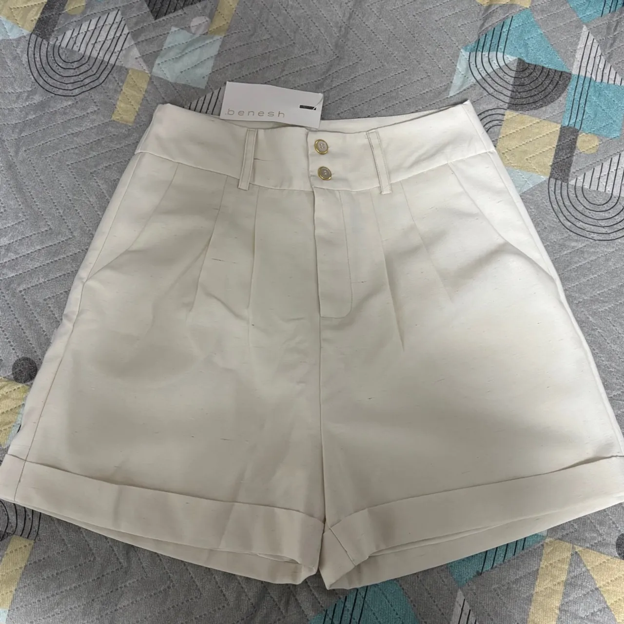 Shorts Branco Alfaiataria - Tamanho M