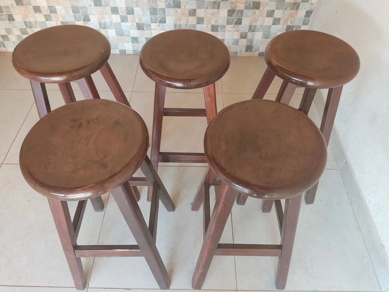 Conjunto 5 Banquetas de Madeira Maciça - Foto 2